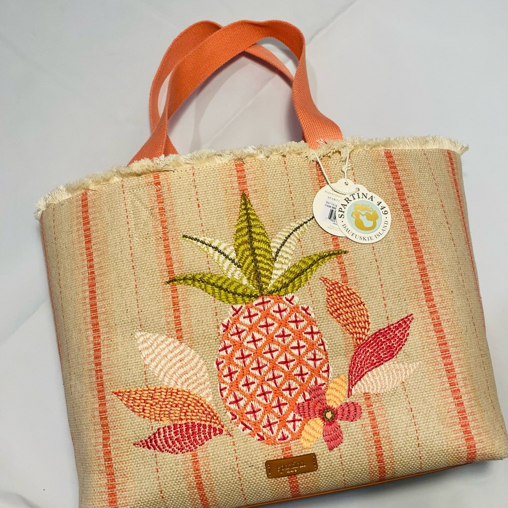 ￼
Spartina Beach Tote Callawassie Pineapple NWT